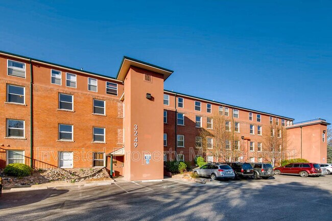 Foto del edificio - 3249 W Fairview Pl