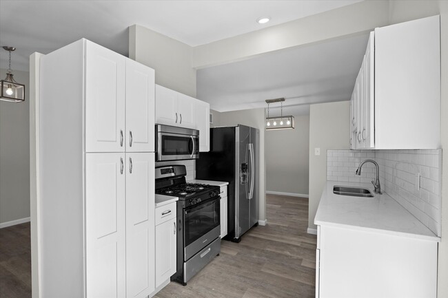 Building Photo - 250 Countryside Dr