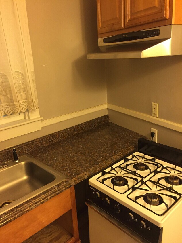 Kitchen - 2 Arlington Rd