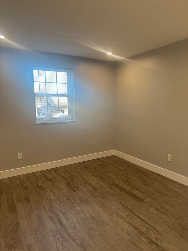 Building Photo - Skyline Terrace Apartments