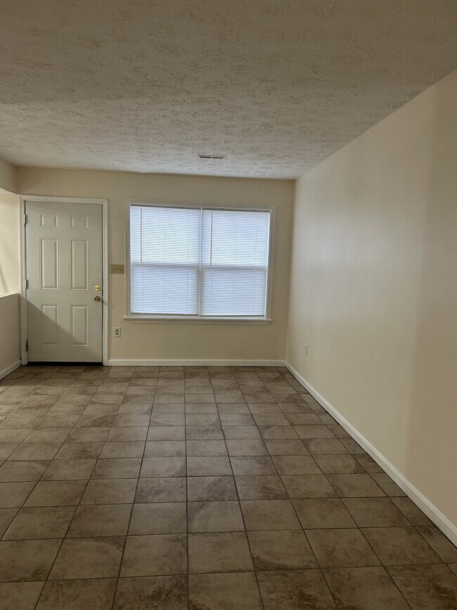 Foto del edificio - 46354 Columbus Dr