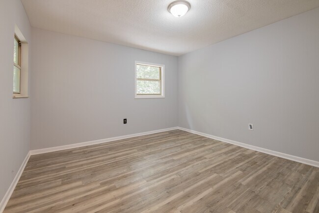Foto del edificio - 109 E Holston Ln