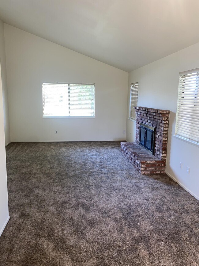 Building Photo - 6820 Plaquemines Dr