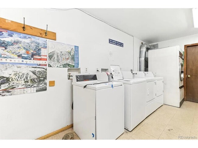 Foto del edificio - 22974 US-6