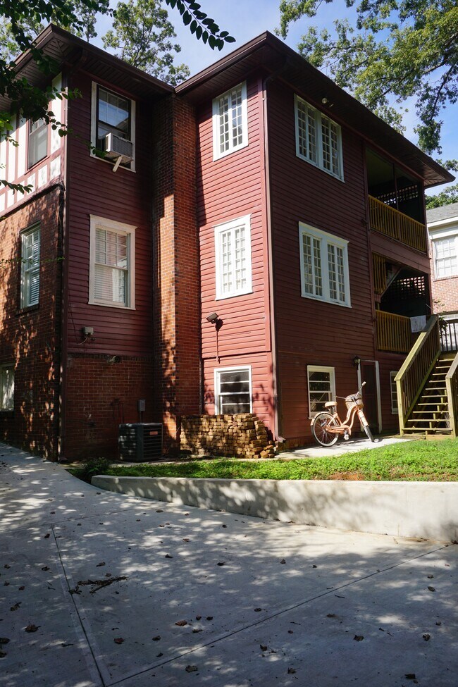 Foto del edificio - 1212 Virginia Ave. NE