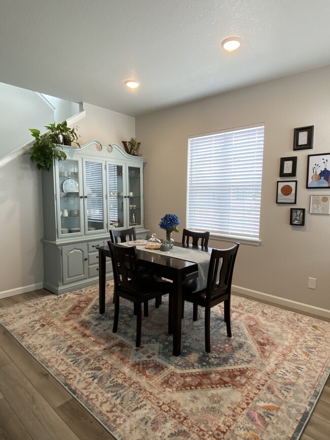 Building Photo - 3 bedroom Wolf Ranch Townhome - Laurel Mou...