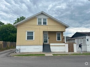 Building Photo - 673 S 27th St