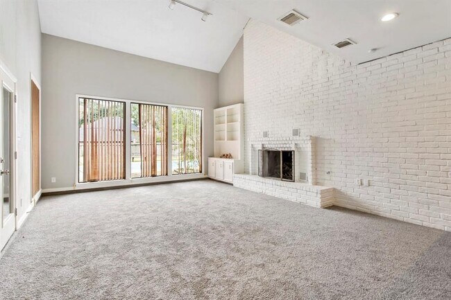 Building Photo - 8207 Arrow Cove Ct