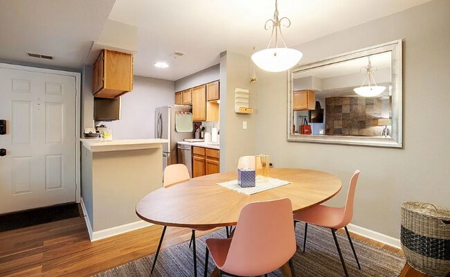 Foto del edificio - 4654 White Rock Cir