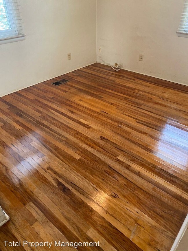 Foto del edificio - 2 br, 1 bath House - 921 E. Laurel Ave.