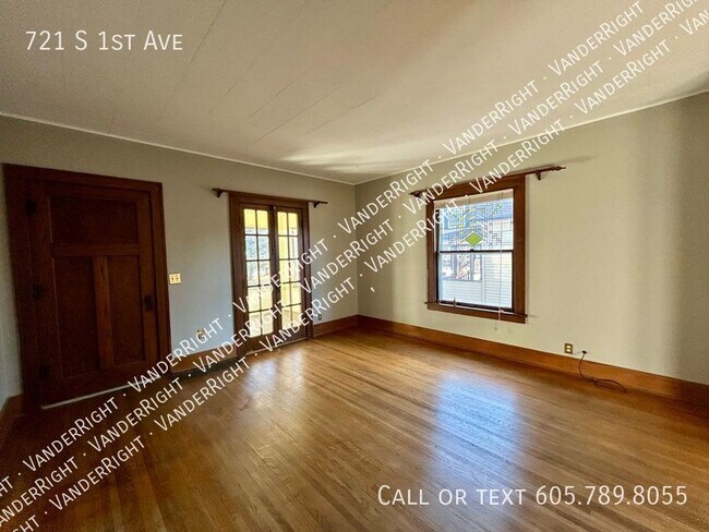 Foto del edificio - Gorgeous 2 Bedroom Blocks from Downtown Si...