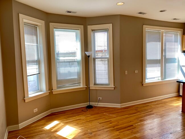 Sunny Bay window - 1453 W Taylor St