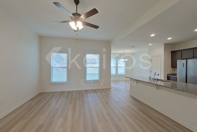 Foto del edificio - 121 Salvat Dr