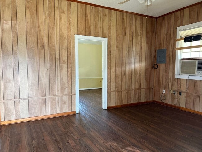 Building Photo - 2BR/1BA located near Dothan, AL airport