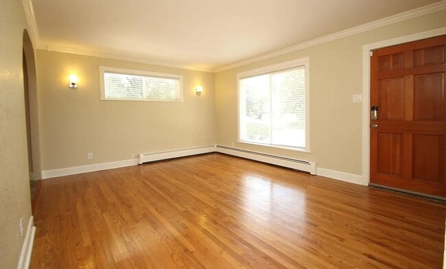 Building Photo - Great 3 Bed/2 Bath Home in Denver! Availab...
