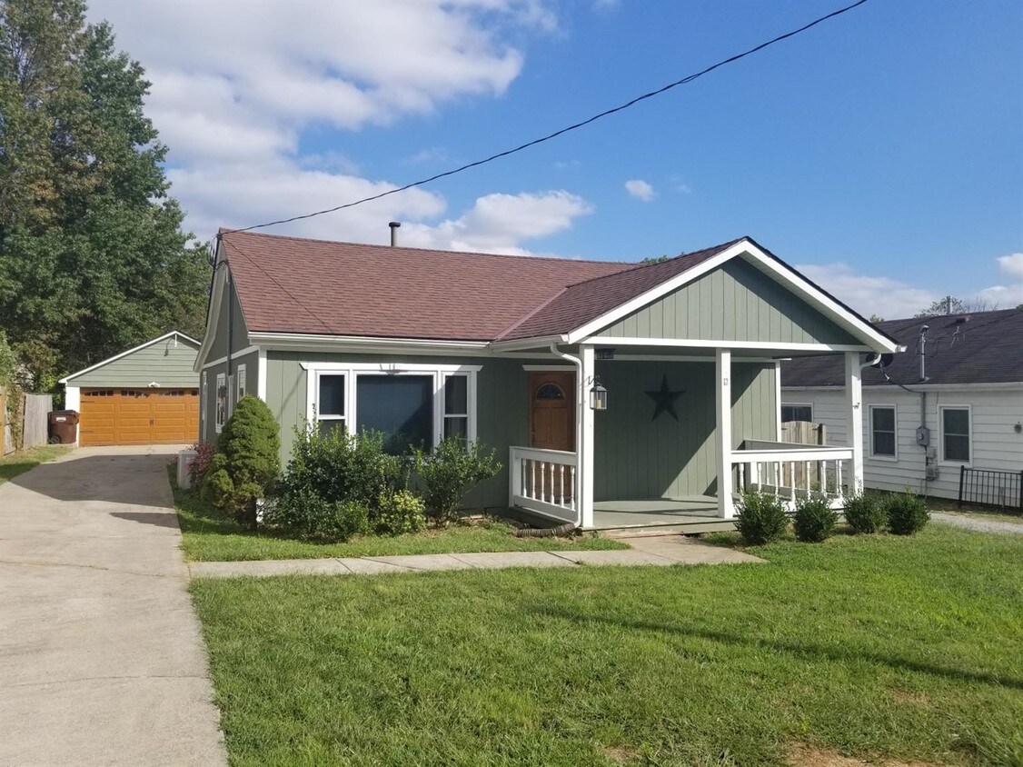 Primary Photo - 424 Stone Rd
