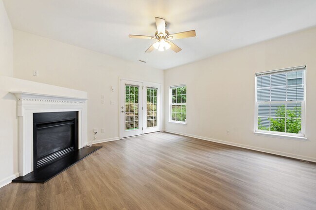 Foto del edificio - Lovely 2-Bedroom Townhome in the Heart of ...