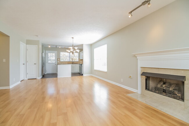 Building Photo - 2300 Crescent Valley Pl