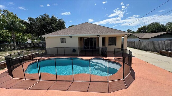 Building Photo - 795 Alcazar Ave