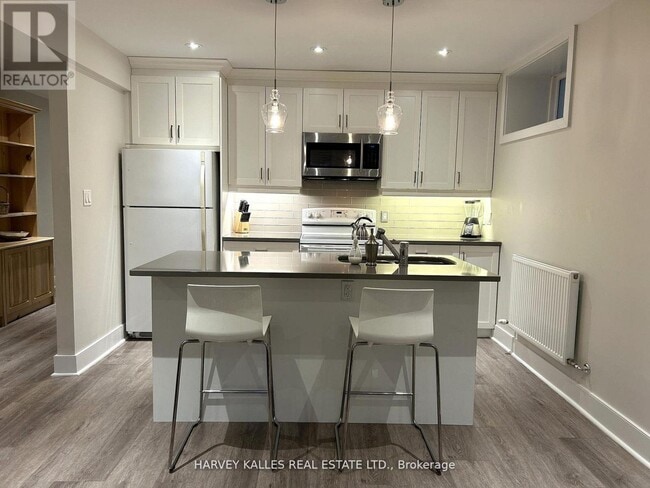 Building Photo - 99 Braemar Ave