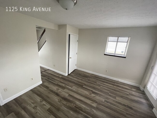 Building Photo - 2 Bed/ 2 Bath Grandview Townhouse with Fin...