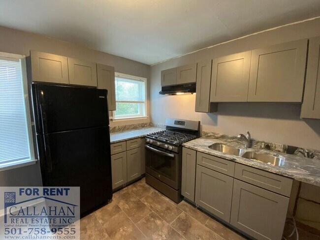 Building Photo - Remodeled duplex in Park Hill