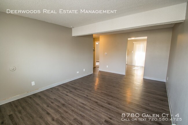 Foto del edificio - 8780 Galen Ct