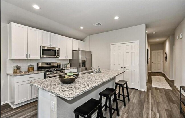 Foto del edificio - 25202 Pomegranate Pl