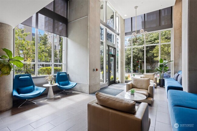 Foto del edificio - 1 Bedroom Condo 2 Blocks from Waterfront!