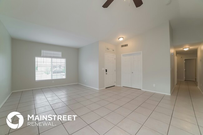 Foto del edificio - 8505 W Windsor Ave