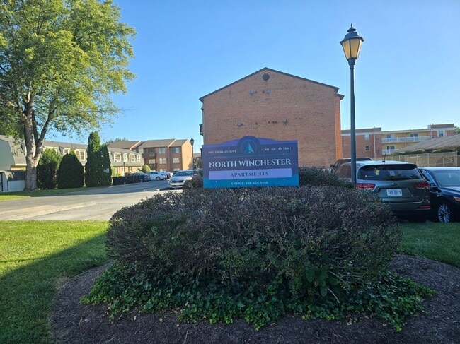 Foto del edificio - 800 Thomas Ct