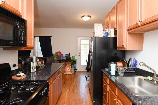 Foto del edificio - 921 W Sunnyside Ave