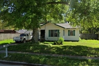Building Photo - 203 Camellia Ave