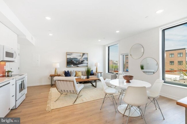 Building Photo - 1141 N Front St