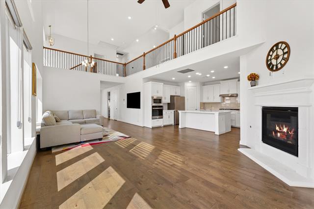 Foto del edificio - 1549 Pirene Aly