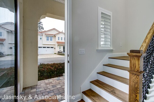 Building Photo - 4 br, 3 bath House - 96010 Enclave Manor