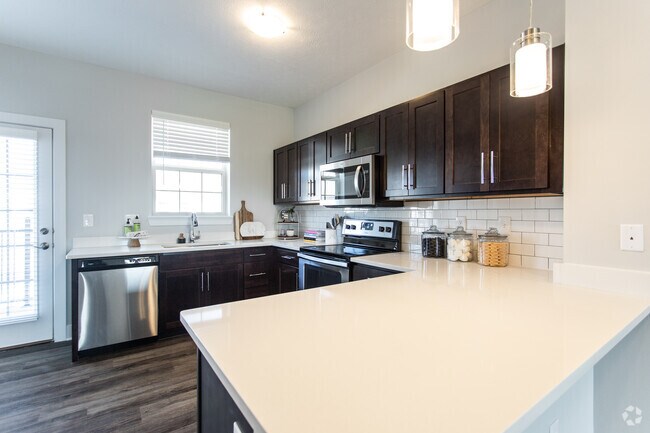 2BR, 2.5BA - 1,210 SF - Stansbury Town - LC Gahanna