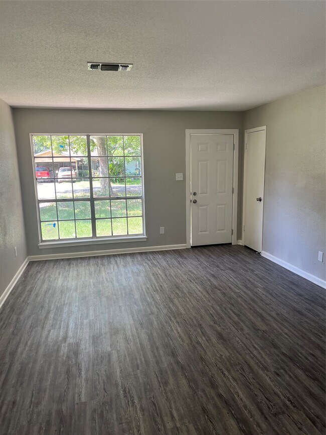 Foto del edificio - 3208 14th St