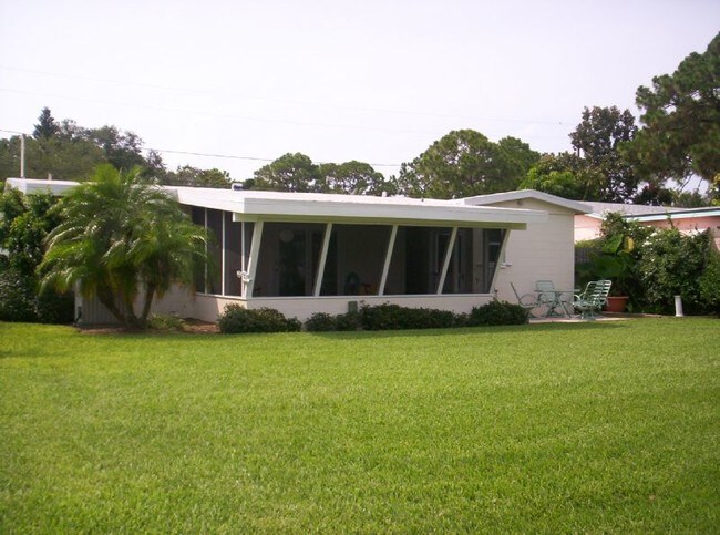 Building Photo - 276 Sunlit Cove Dr NE