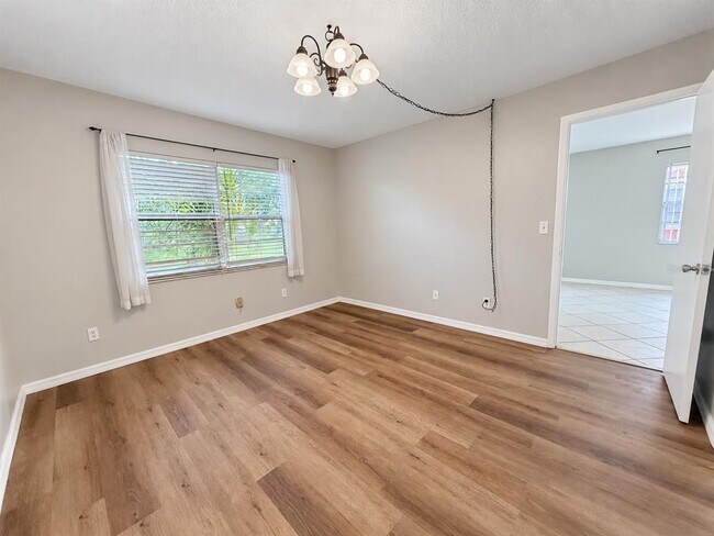 Building Photo - 6380 Bonnie Bay Cir N