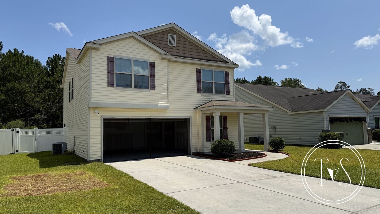 Foto principal - RATE DROP ALERT! (was $3000/month)