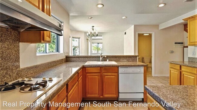 Foto del edificio - 4 br, 3.5 bath House - 1575 Dunswell Ave