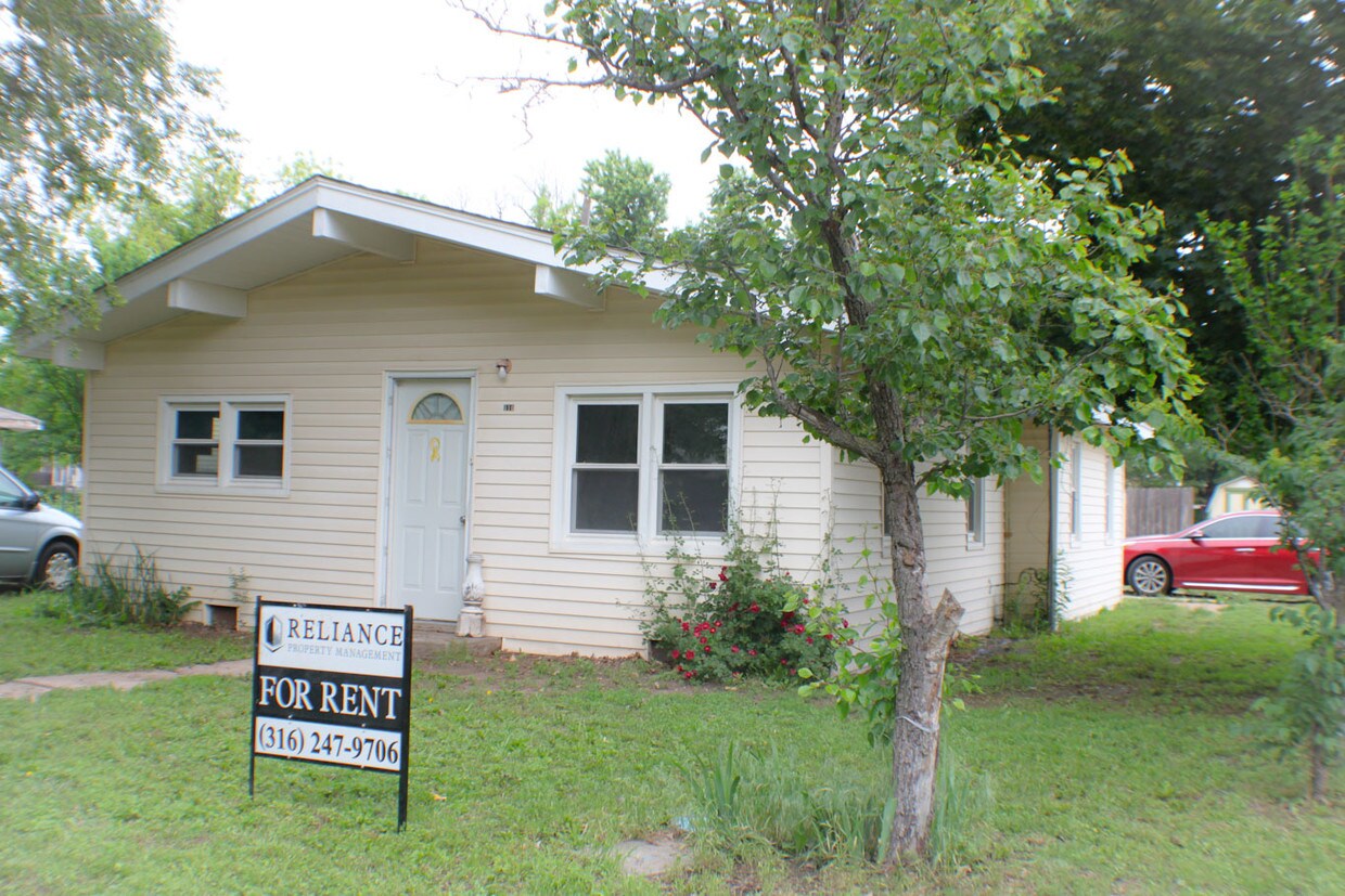 110 S Randall St, Mount Hope, KS 67108 House Rental in Mount Hope, KS