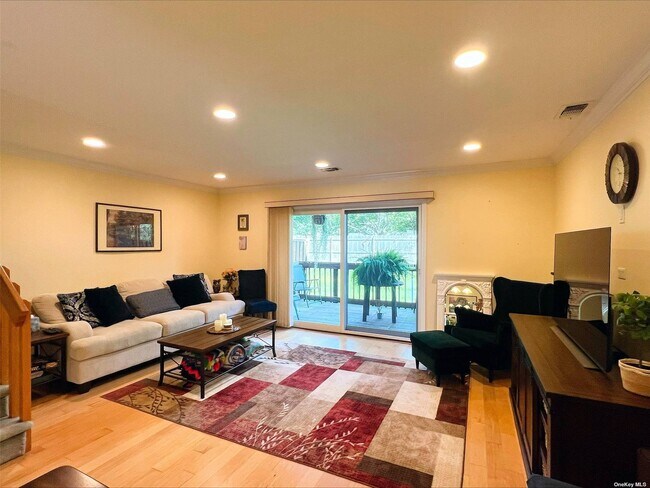 Foto del edificio - 152 Laurel Ln