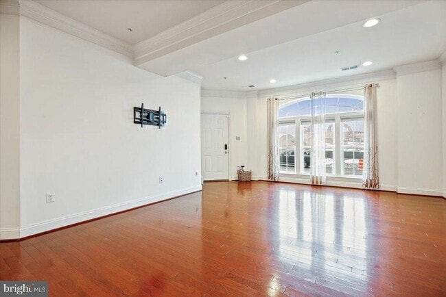 Building Photo - 452 Exchange Avenue