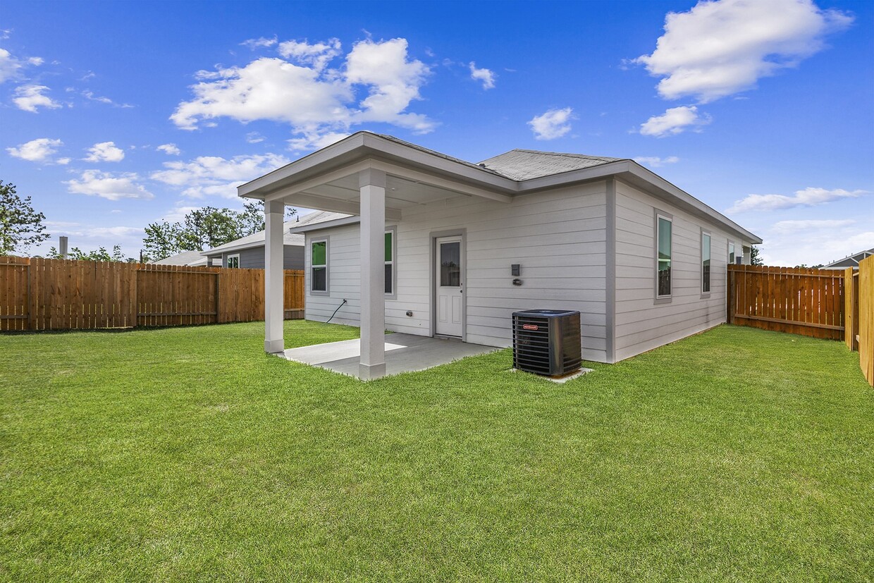 Foto principal - 15814 Berry Hl Dr