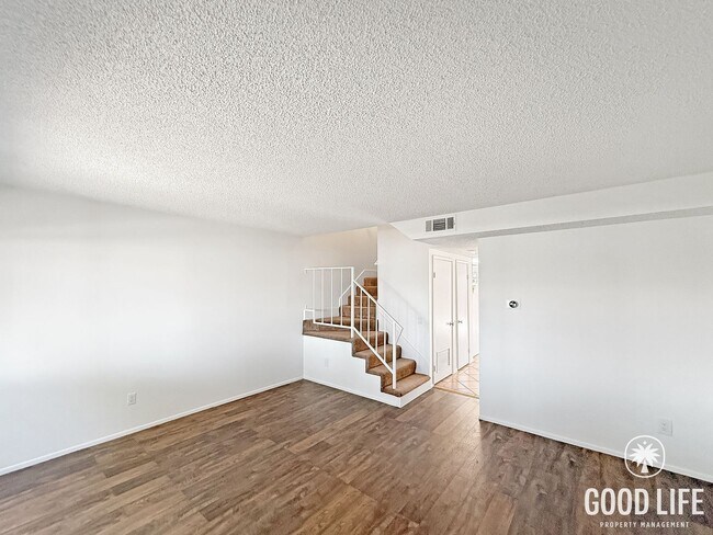 Building Photo - Comfortable 2BD/1.5BA Condo in Riverside with Private Patio, Community Pool & One Car Garage