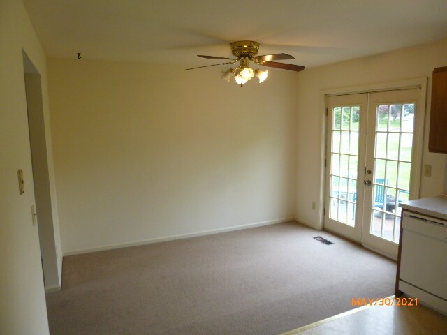 Dining Area - 50 S Prince St