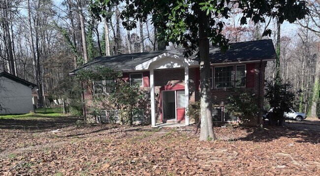 Building Photo - Forest Park Oasis: Stunning 4BR/2BA Renova...