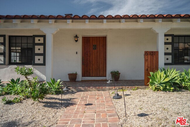 Foto del edificio - 6101 S Mansfield Ave